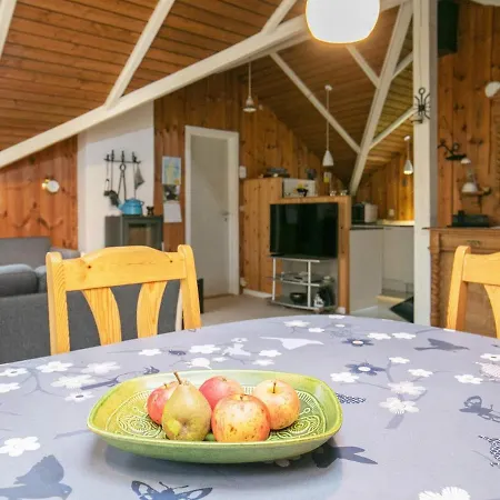 Three-bedroom In Hals 33 *